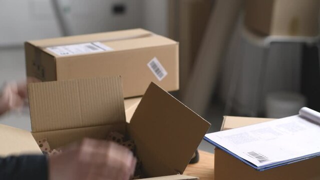 Preparing parcel before shipment