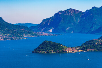 The panorama of Lake Como, photographed from Monte di Tremezzo, showing the Northern Grigna, the Southern Grigna, the Lecco branch, the town of Bellagio, and the surrounding mountains.