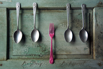 Fotografía cubiertos de alpaca con la frase 