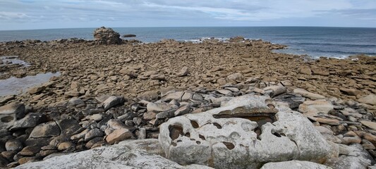 Granitbrösel an der bretonischen Küste