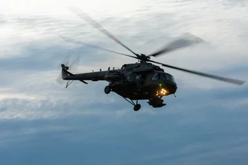 Foto op Plexiglas Polish Mi-17 transport helicopter © Robert Latawiec