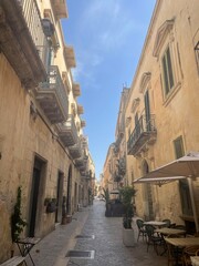 narrow street in Lecce