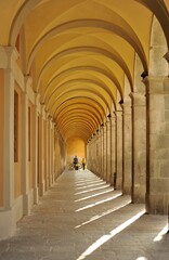 Antico porticato di Palazzo Matteucci in via Elisa, Lucca, Toscana, Italia, Europa