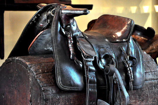 A sela para cavalos e &eacute;guas para uma boa montaria em lazer e divers&atilde;o. 