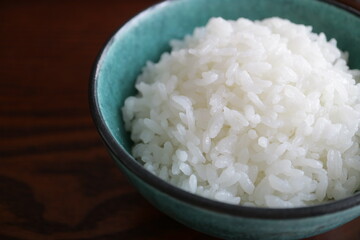 器に盛り付けた白ご飯　白米
