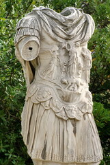 Obraz premium Ancient statue in an archaeological park in Athens, Greece