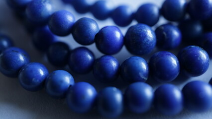 小さな丸いラピスラズリ