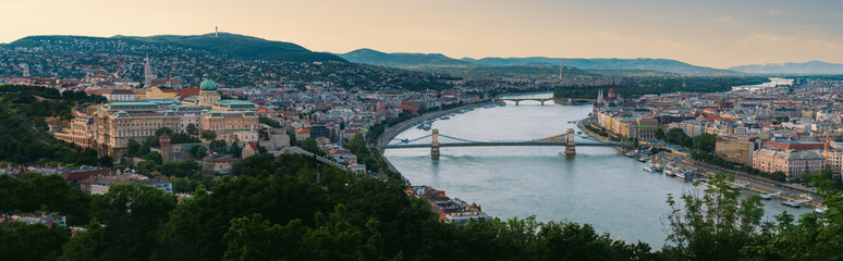 Obraz premium view of the river and the bridge