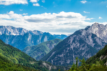 Fototapeta na wymiar Willkommen in der wunderschönen Gebirgsgruppe der Julische Alpen - Slowenien