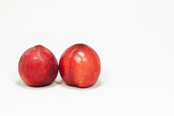 熟れたプラムの実