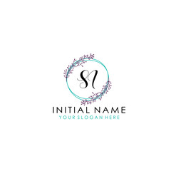 Obraz premium Initial letter SI handwriting with floral frame template 