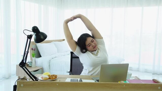 Fat Women Unhappy With Office Syndrome