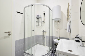 Photo of a shower room in a one-room apartment