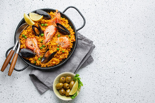 Spanish seafood paella