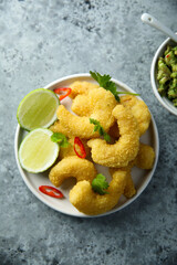 Deep fried shrimps with chili and lime