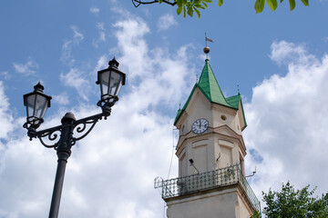 Fototapeta na wymiar town hall tower with clock