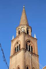 Fototapeta na wymiar historic old town of Mantova, Italy 
