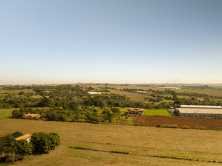 Fototapeta na wymiar Foto aérea de um campo agricola em Limeira, São Paulo