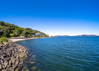 Fototapeta premium West Seattle and beach on a bright summer day