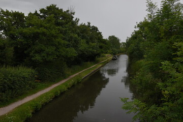 Fototapeta na wymiar the birmingham and fazeley canal next to middleton lakes