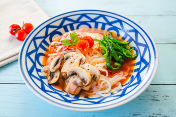 トマト冷麺