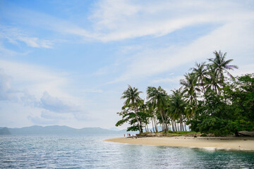 Playa Ipil en la isla de Pinagbuyutan, cerca de El Nido, Palawan, Philippines. Explorando las...