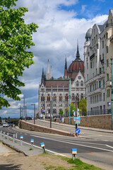 Obraz premium Hungarian Parliament building at spring in Budapest, Hungary 