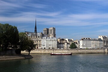 Île de la Cité and the Notre Dame, Paris.