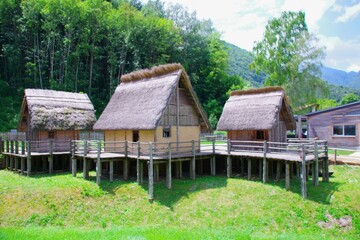 Pfahlbauten Ledrosee