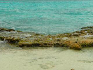 Fototapeta na wymiar beautiful beaches of Cancún, Mexico, Molhe in Cancun