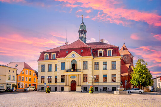 Rathaus, Teterow, Mecklenburg Vorpommern, Deutschland 