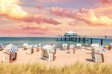 Seebrücke am Timmendorfer Strand, Niendorf, Ostsee, Deutschland 