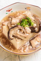 豆腐と鶏ひき肉の餡かけ