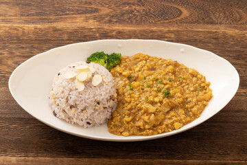 十六穀米とさつまいものキーマカレー