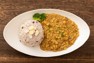 十六穀米とさつまいものキーマカレー