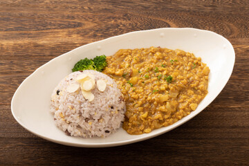 十六穀米とさつまいものキーマカレー