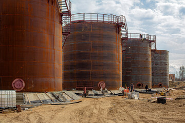 building a large fuel tanks. High quality photo.