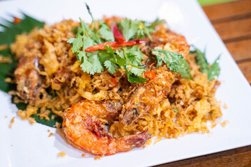 deep fried shrimp with garlic and chili