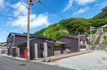 Fototapeta na wymiar 【新潟県出雲崎町】4kimに及ぶ出雲崎町の妻入りの街並みは今も大切に保存されている。