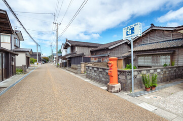 【新潟県出雲崎町】4kimに及ぶ出雲崎町の妻入りの街並みは今も大切に保存されている。