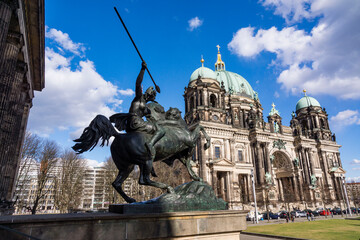 Obraz premium Catedral de Berlín (Berliner Dom ) templo de la Iglesia Evangélica,estilo neobarroco , S. XIX , Berlin,Alemania, europe