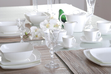 Luxury china dinnerware. Elegant golden design porcelain dishes.