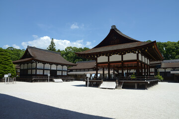 Fototapeta premium 下鴨神社 舞殿と神服殿 京都市左京区