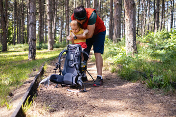 Obraz premium Going on a hiking adventure with my baby