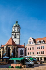 Obraz premium meißen, deutschland - marktplatz mit frauenkirche