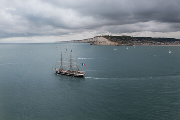 Le Belem, trois-mâts français arrivant au port de Fécamp pour l'événement Grand'Escale de juin...