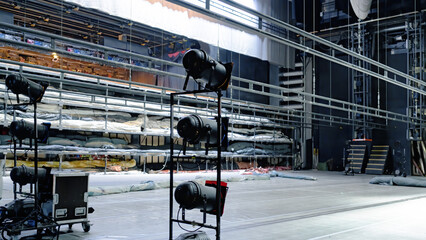 Change of scenery for a new production at the Opera and Ballet Theatre. The backstage of the theatre. The technical and engineering arrangement of the stage. Closing of the theater season.