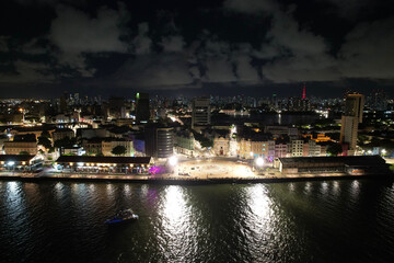 MARCO ZEERO DO RECIFE A NOITE , NORDESTE BRASILEIRO PONTO TURÍSTICO