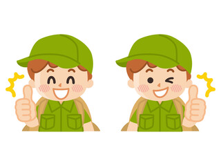 サムズアップする探検隊の男の子　ボーイスカウト　冒険　アウトドア