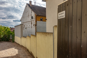 Schäden an der Hauswand